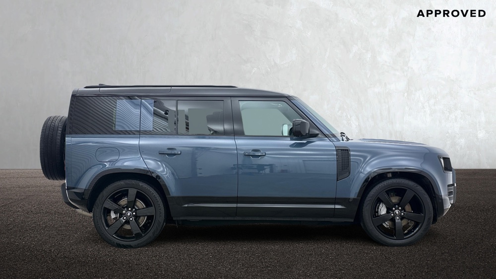 LAND ROVER DEFENDER 110