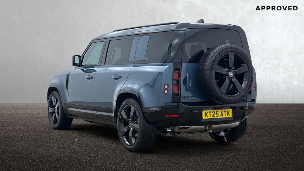 LAND ROVER DEFENDER 110