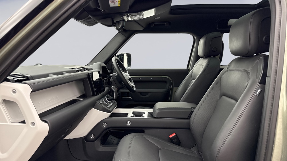 LAND ROVER DEFENDER