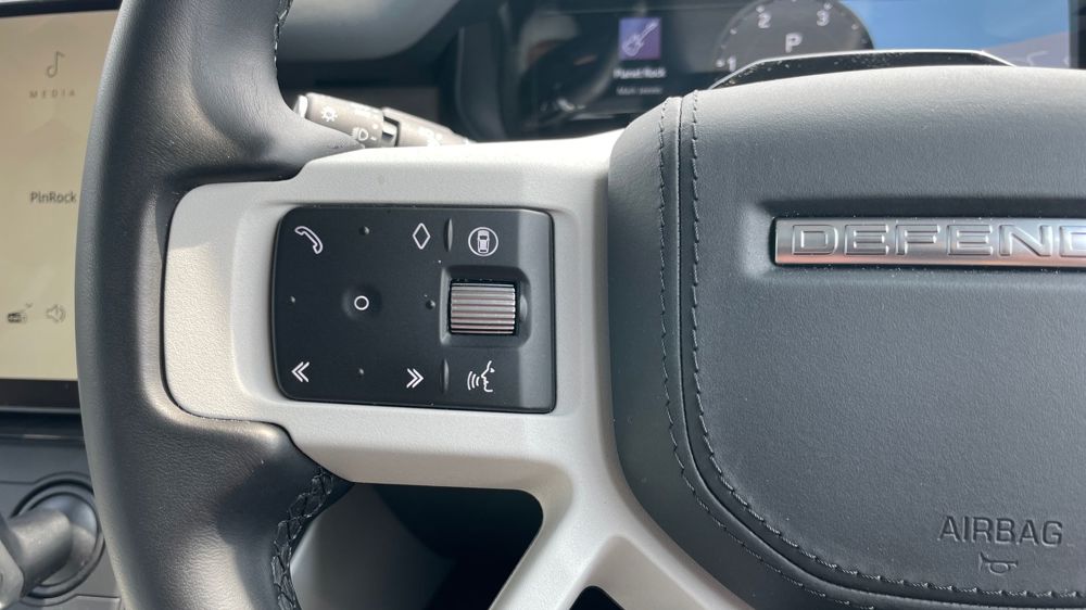 LAND ROVER DEFENDER