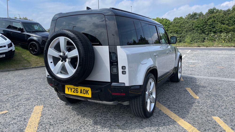 LAND ROVER DEFENDER