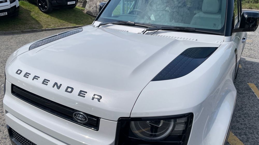 LAND ROVER DEFENDER