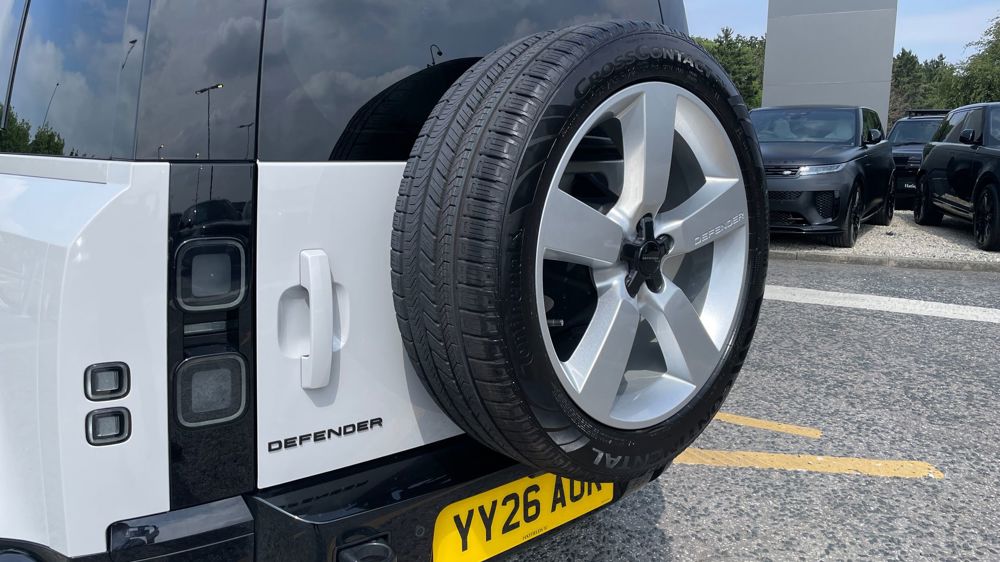 LAND ROVER DEFENDER