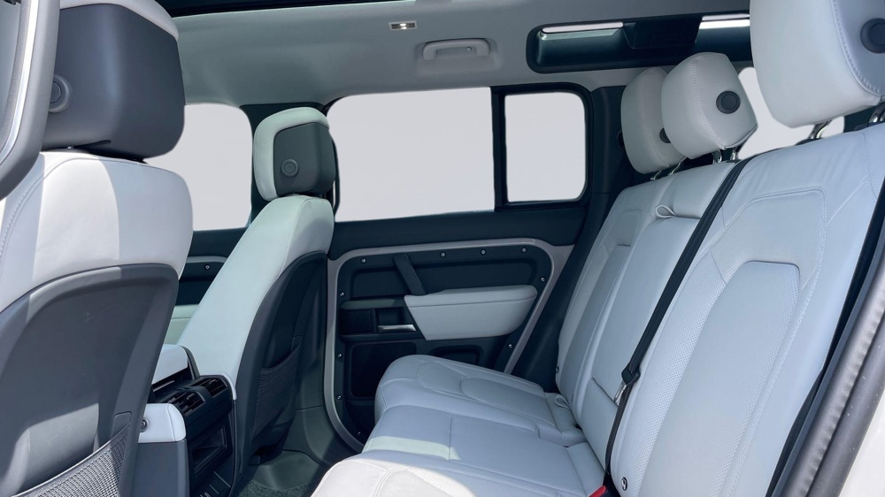LAND ROVER DEFENDER
