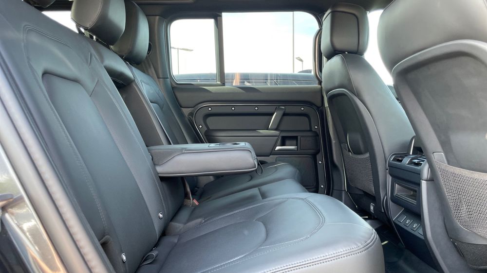 LAND ROVER DEFENDER 110