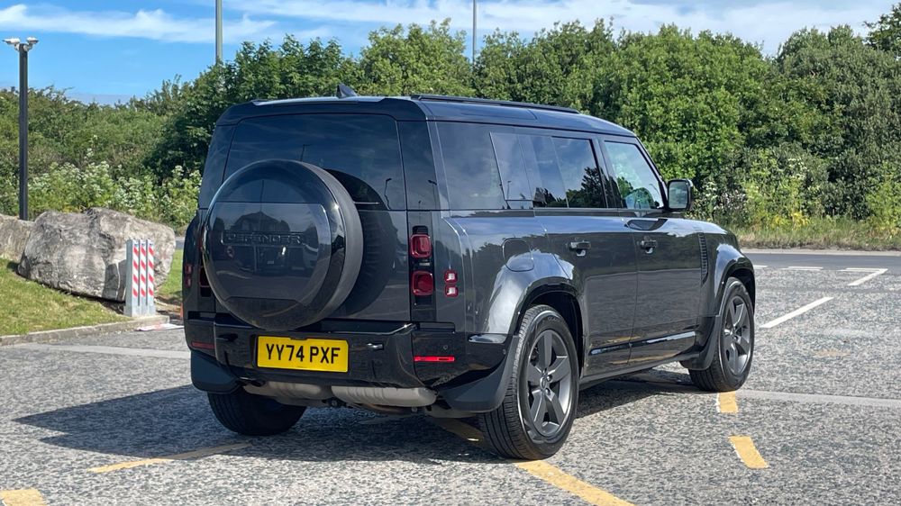 LAND ROVER DEFENDER 110