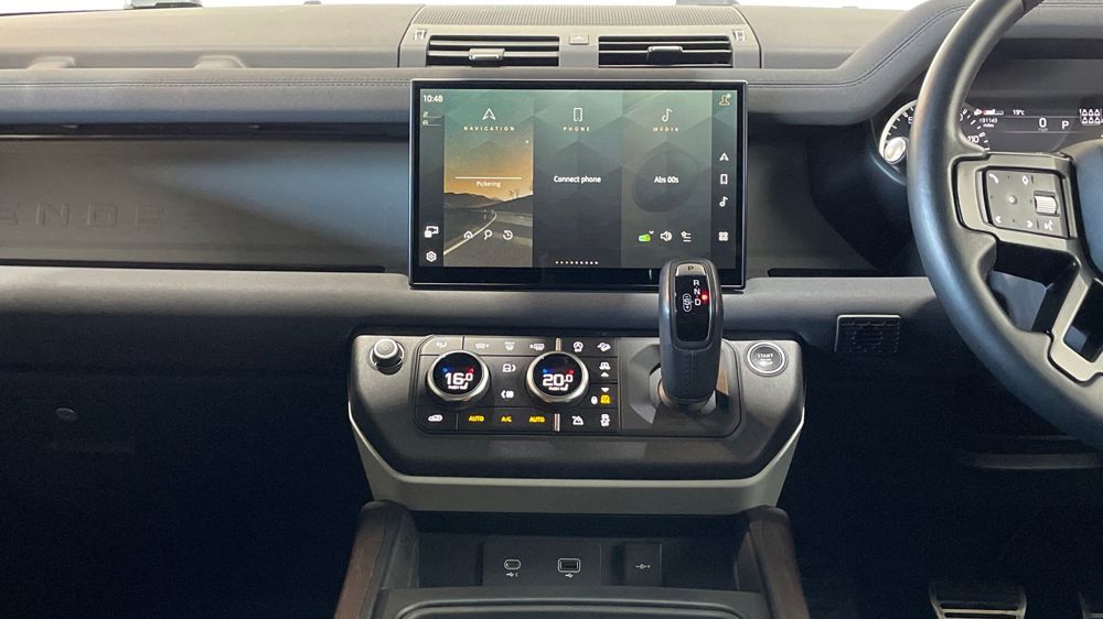 LAND ROVER DEFENDER 130