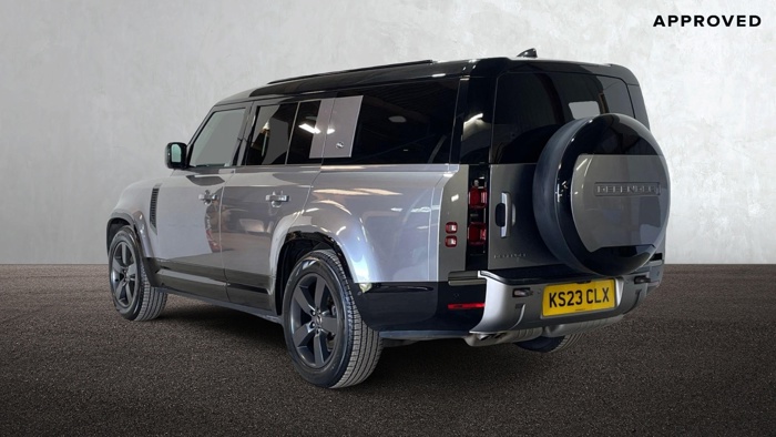 LAND ROVER DEFENDER 130 D300