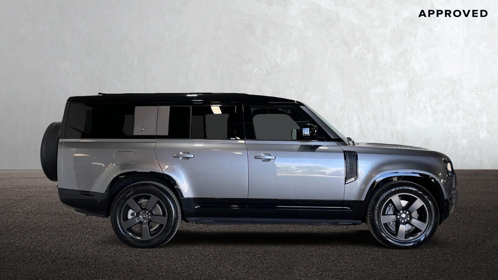 LAND ROVER DEFENDER 130