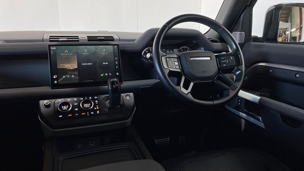 LAND ROVER DEFENDER 130