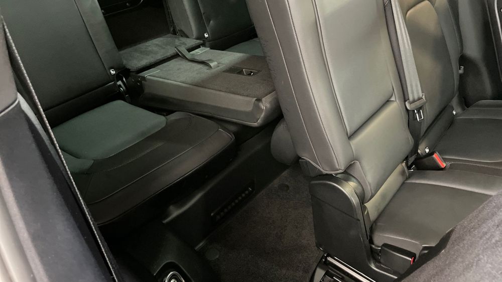 LAND ROVER DEFENDER 130
