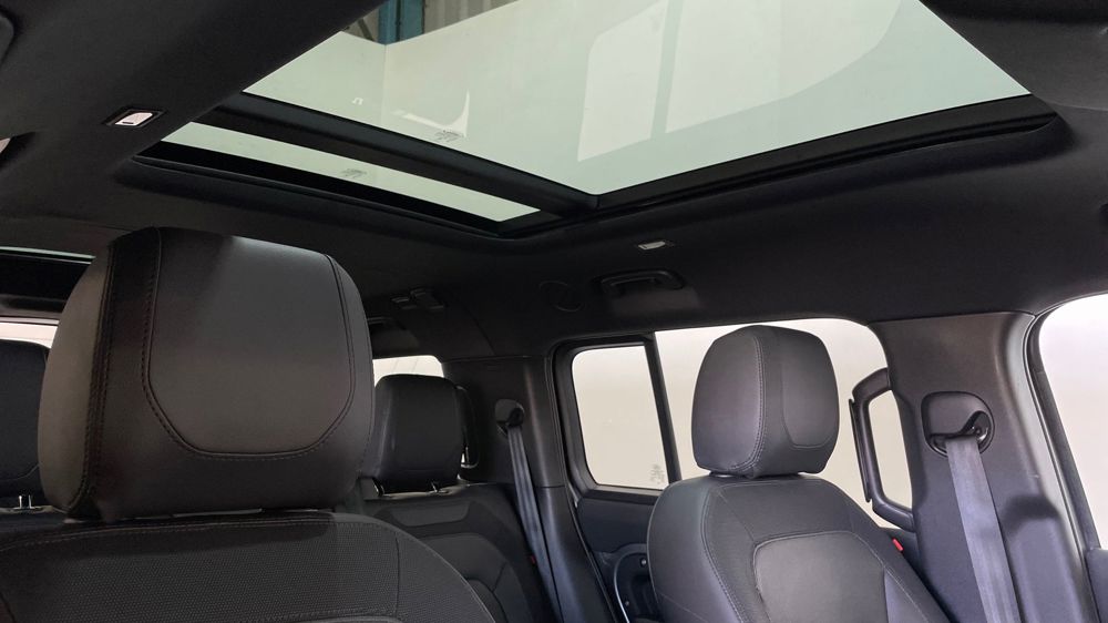 LAND ROVER DEFENDER 130