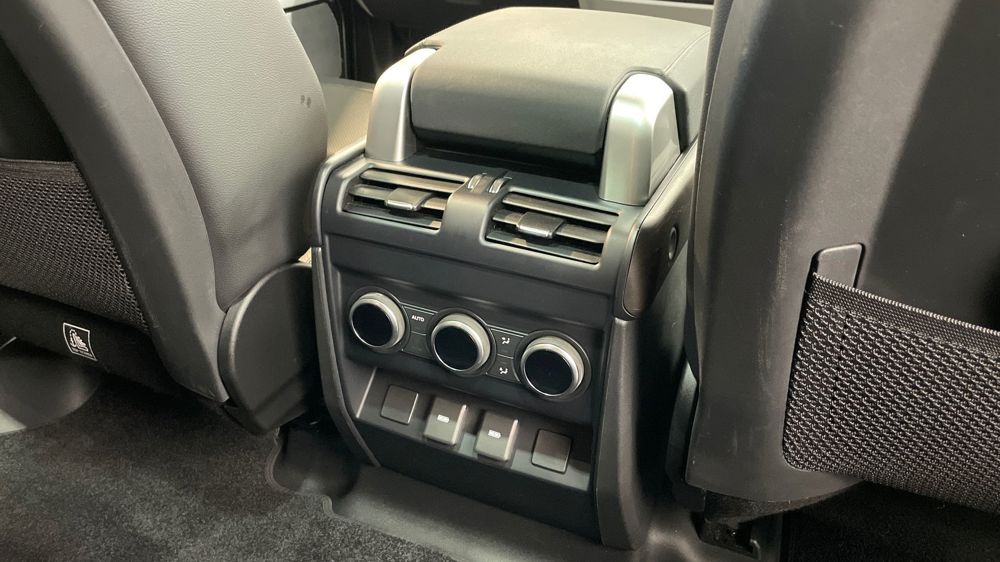 LAND ROVER DEFENDER 130