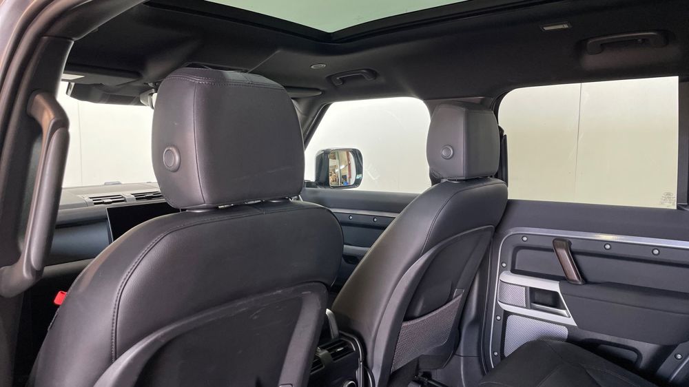 LAND ROVER DEFENDER 130