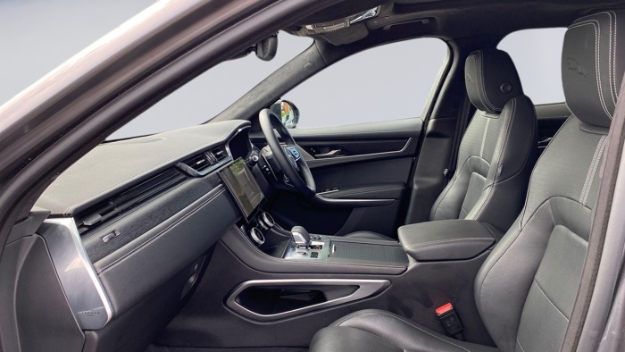 JAGUAR F-PACE P400E