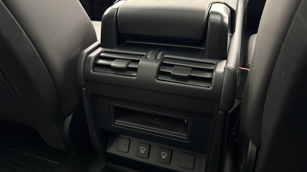 LAND ROVER DEFENDER 90