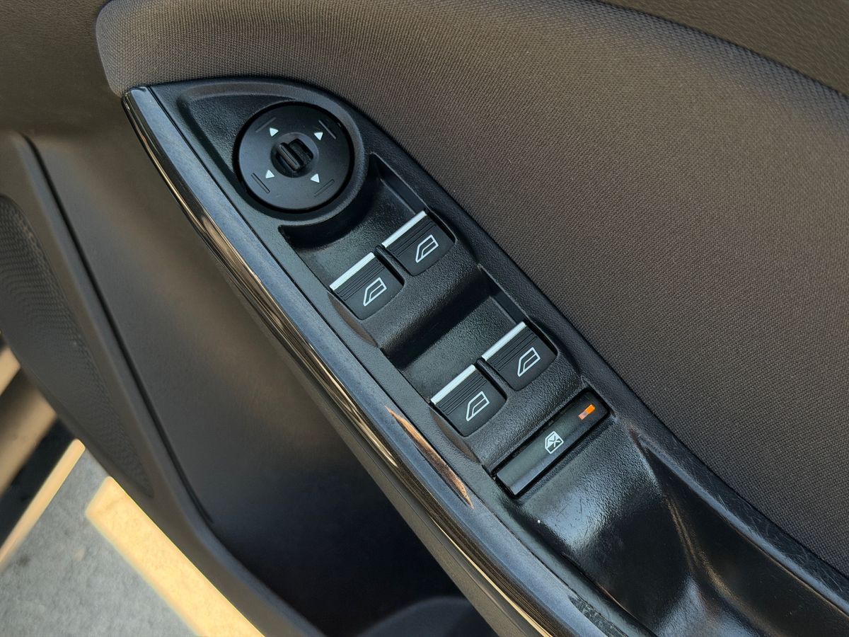 FORD FOCUS 1.0 ECOBOOST TITANIUM 5DR MANUAL PETROL 28,825 MILES 2018 FORDSTORE PORTSMOUTH PRICE...
