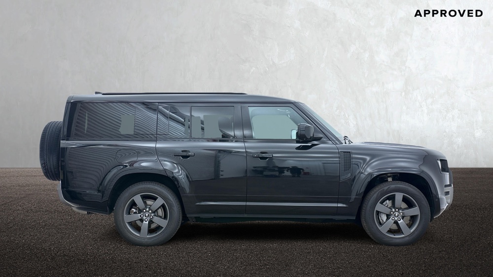 LAND ROVER DEFENDER 130