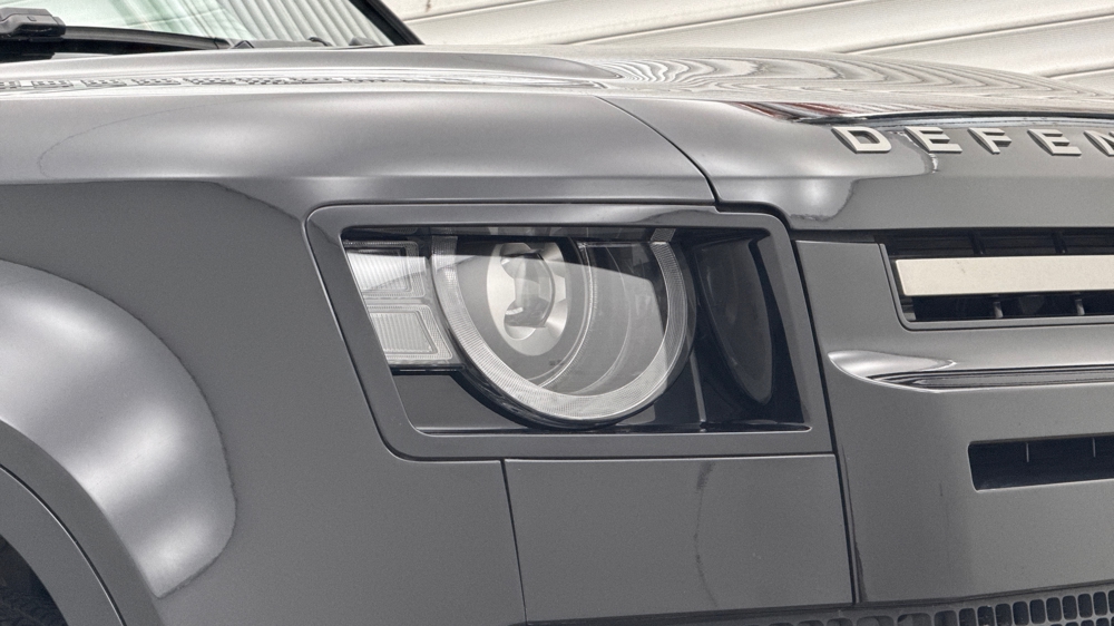LAND ROVER DEFENDER 130