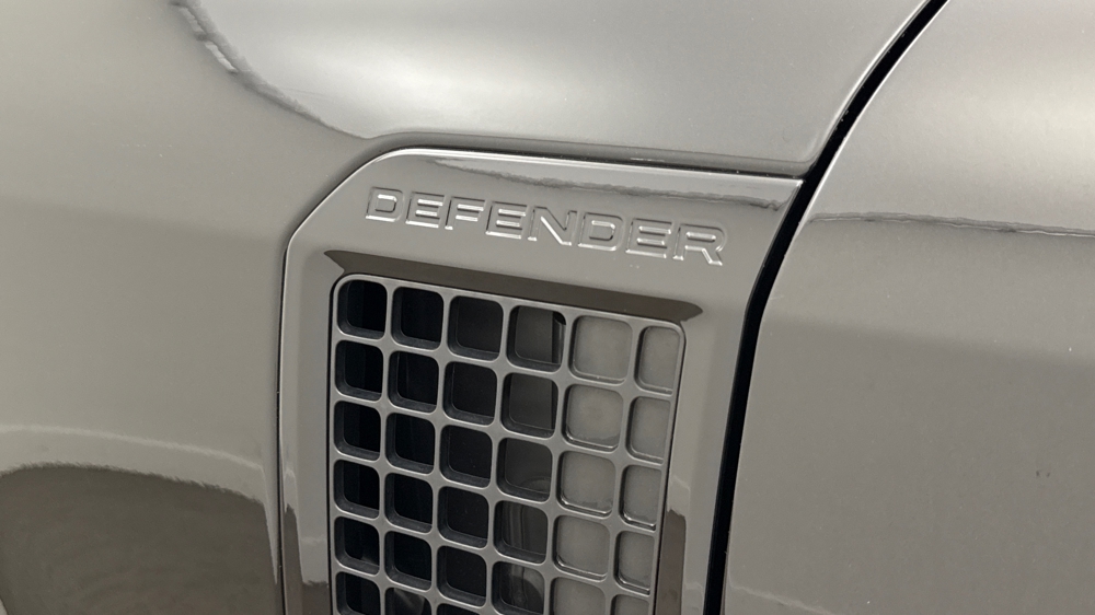 LAND ROVER DEFENDER 130