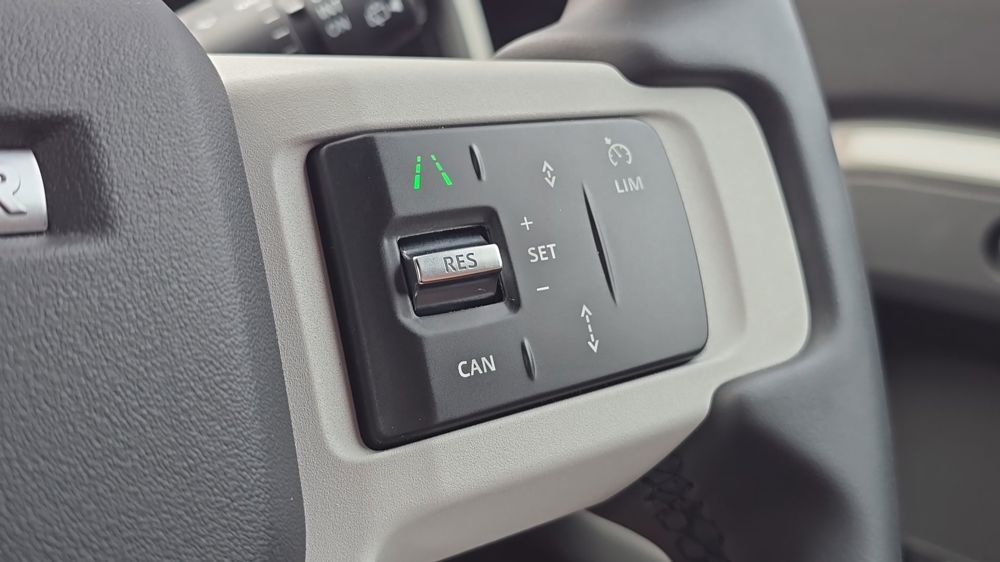 LAND ROVER DEFENDER