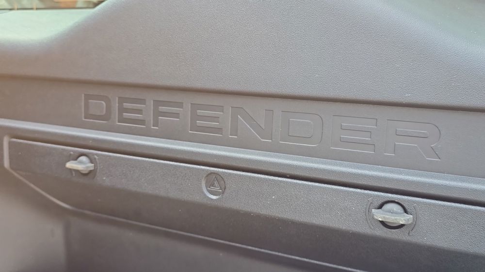 LAND ROVER DEFENDER