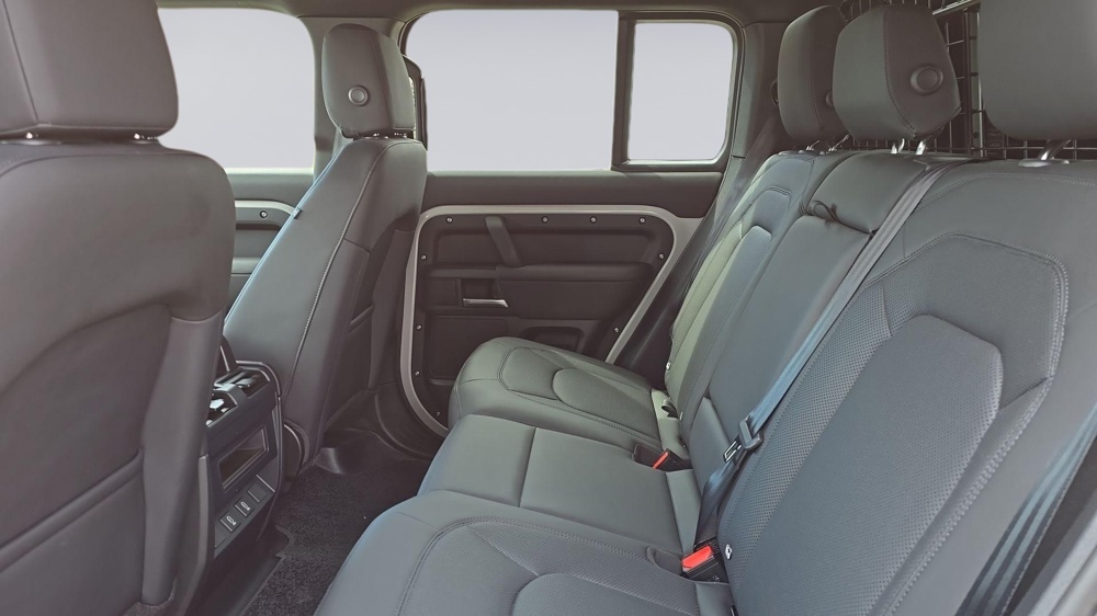 LAND ROVER DEFENDER