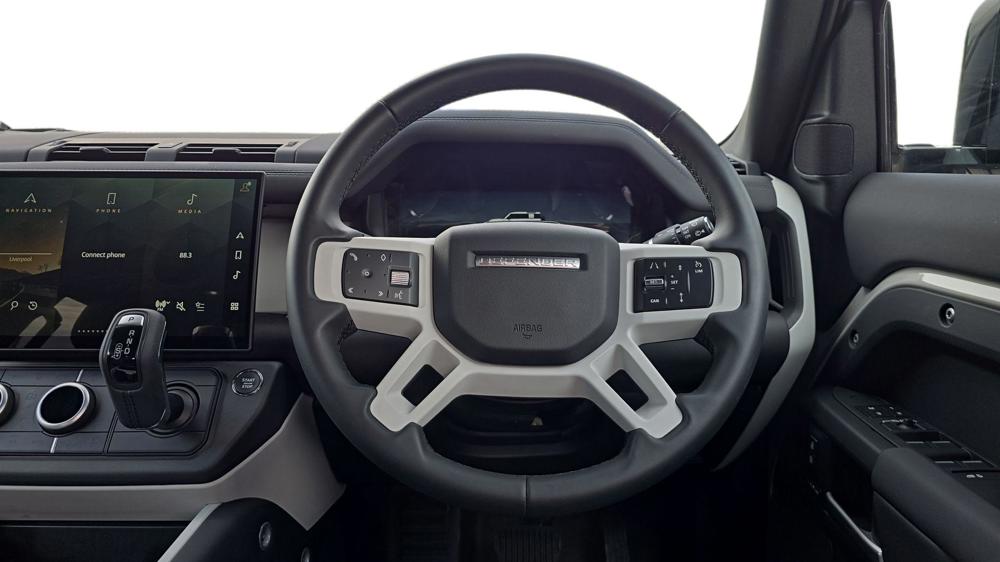 LAND ROVER DEFENDER