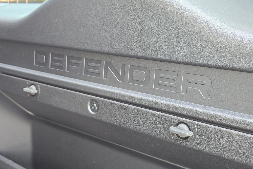 LAND ROVER DEFENDER