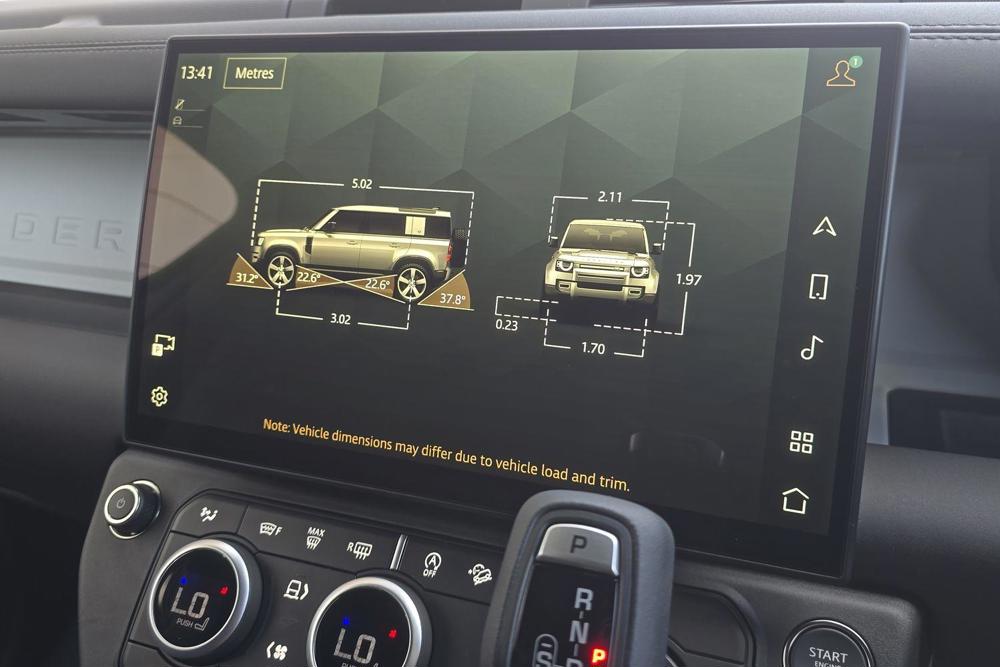 LAND ROVER DEFENDER