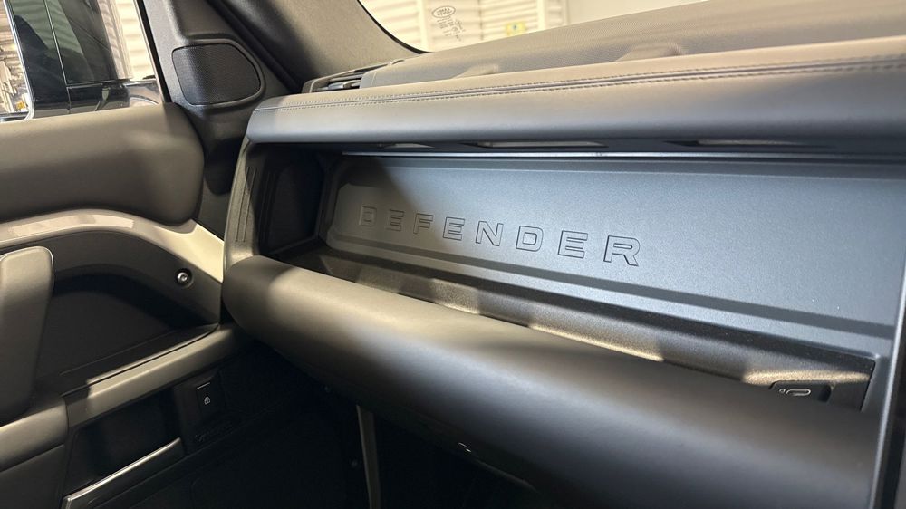 LAND ROVER DEFENDER