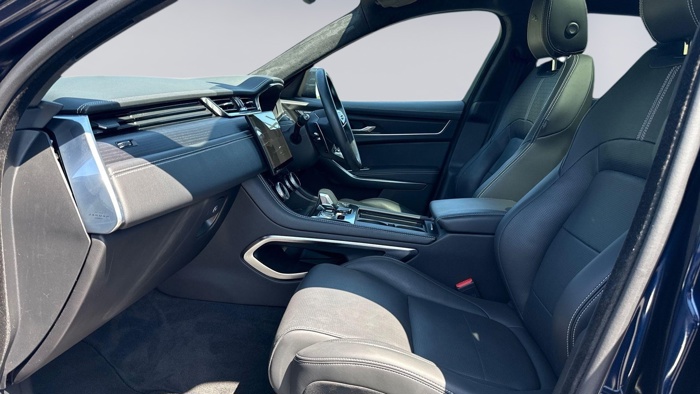 JAGUAR F-PACE D200