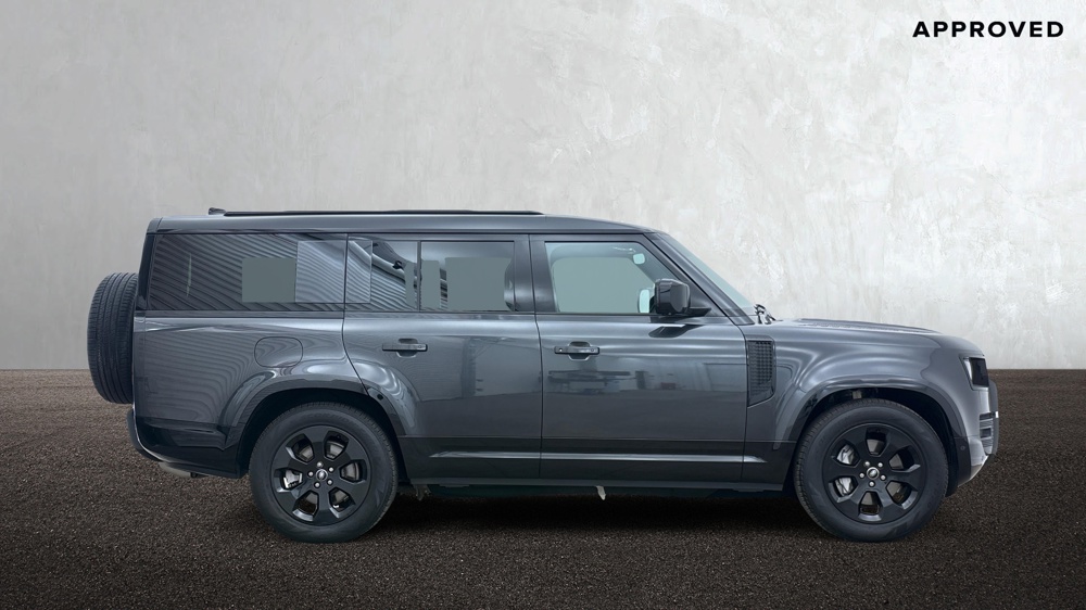 LAND ROVER DEFENDER 130
