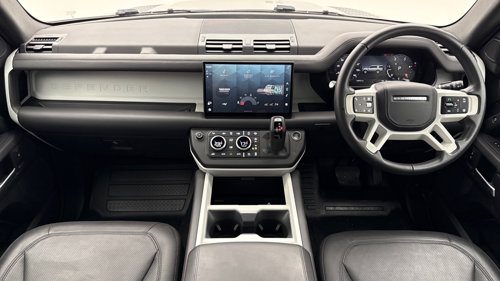 LAND ROVER DEFENDER 130