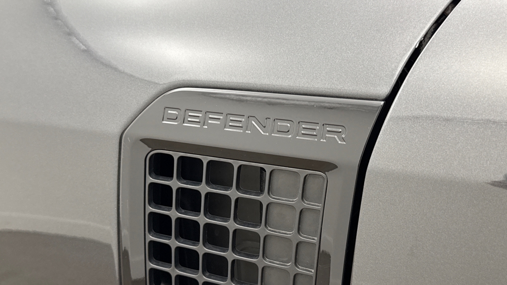 LAND ROVER DEFENDER 130