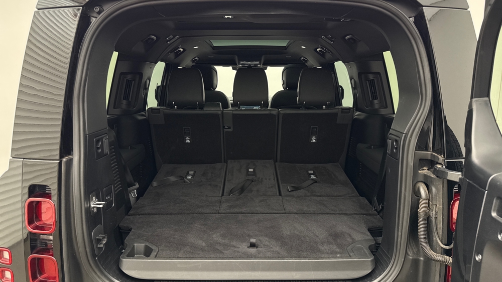 LAND ROVER DEFENDER 130
