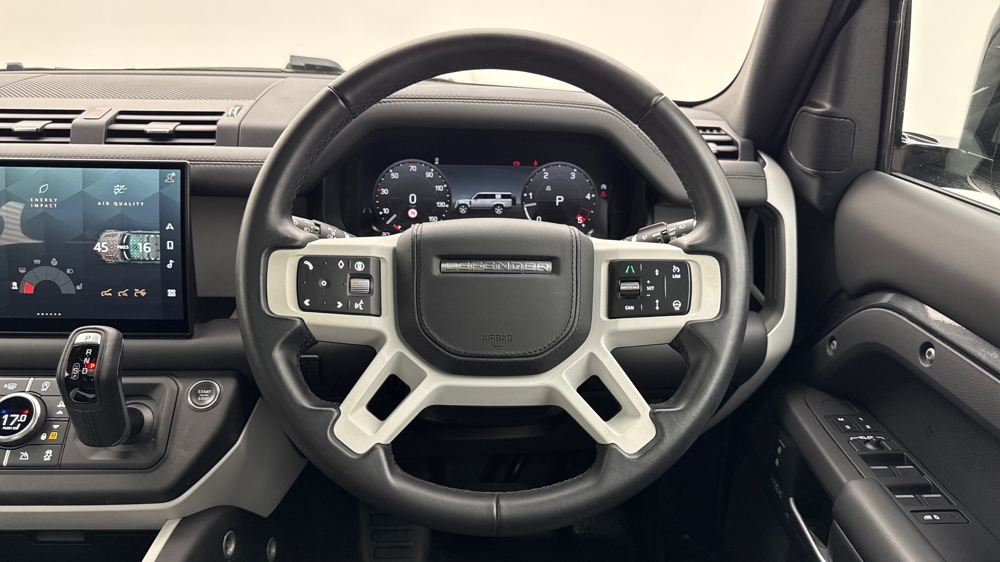 LAND ROVER DEFENDER 130
