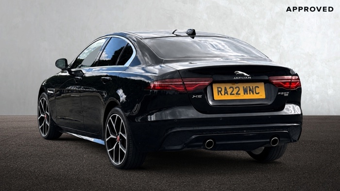 JAGUAR XE P300