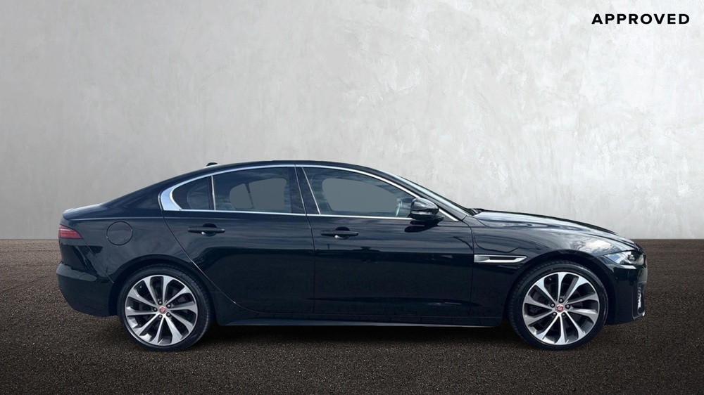 JAGUAR XE