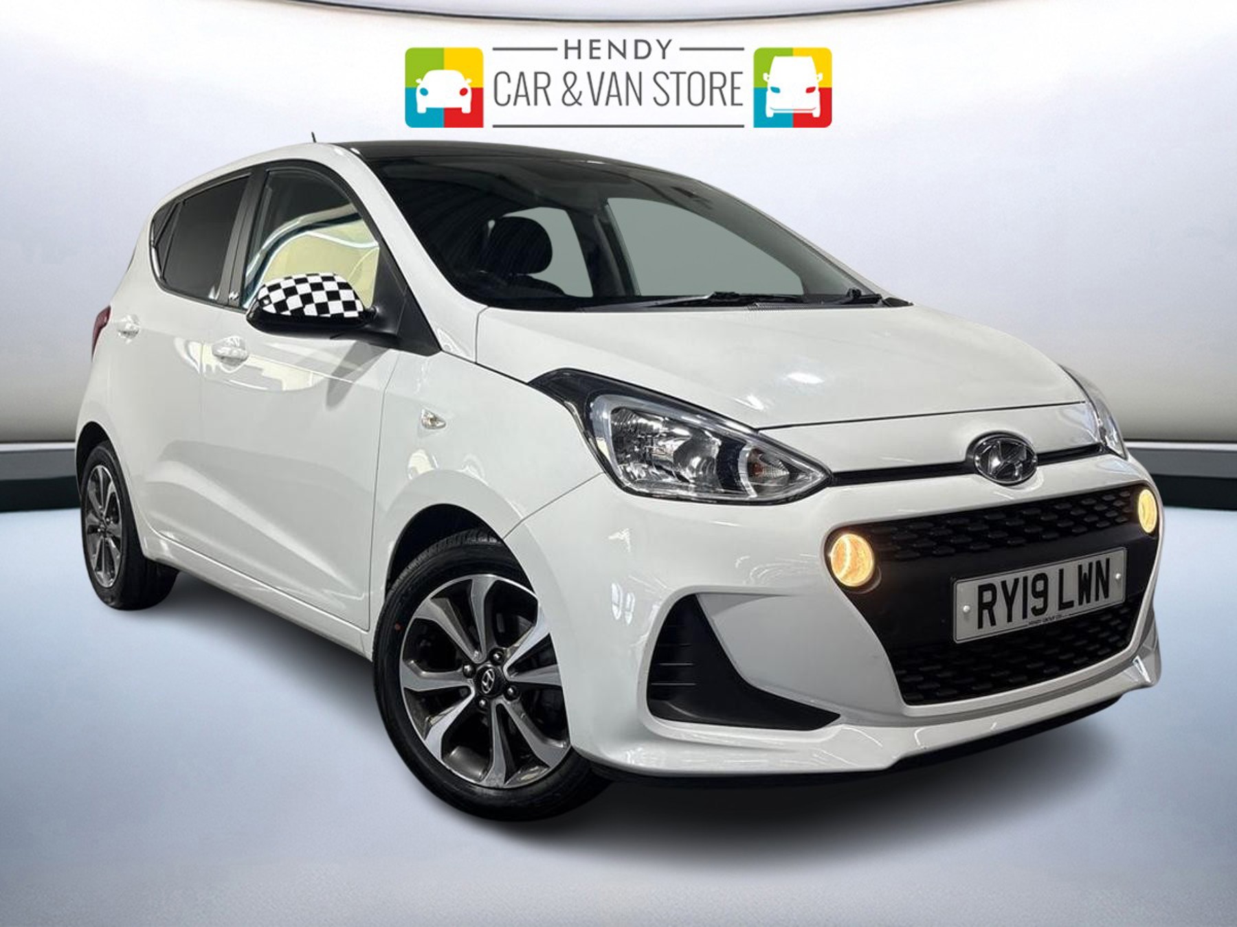 Hyundai i10 listing photo