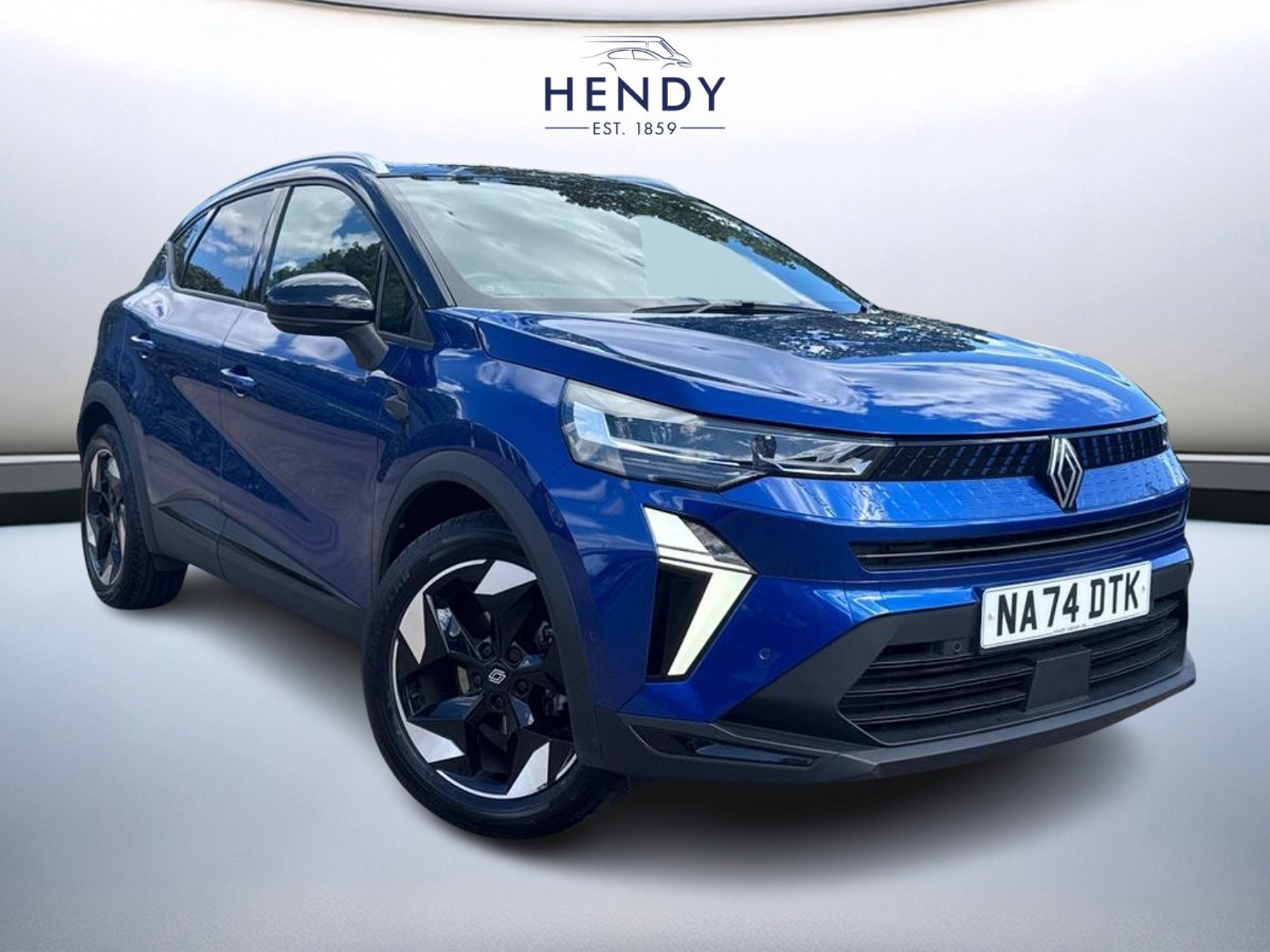 Renault Captur listing photo