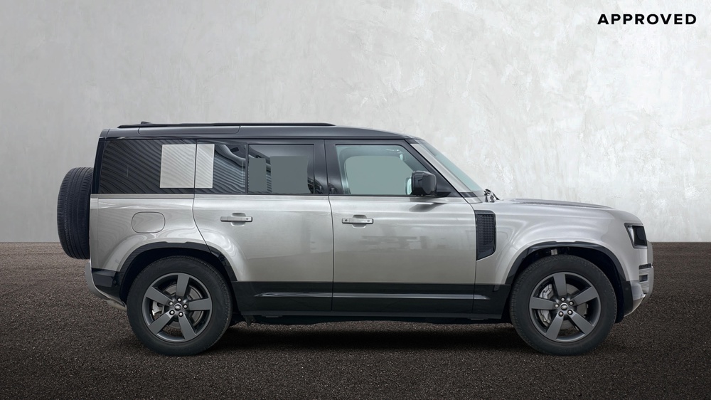 LAND ROVER DEFENDER 110