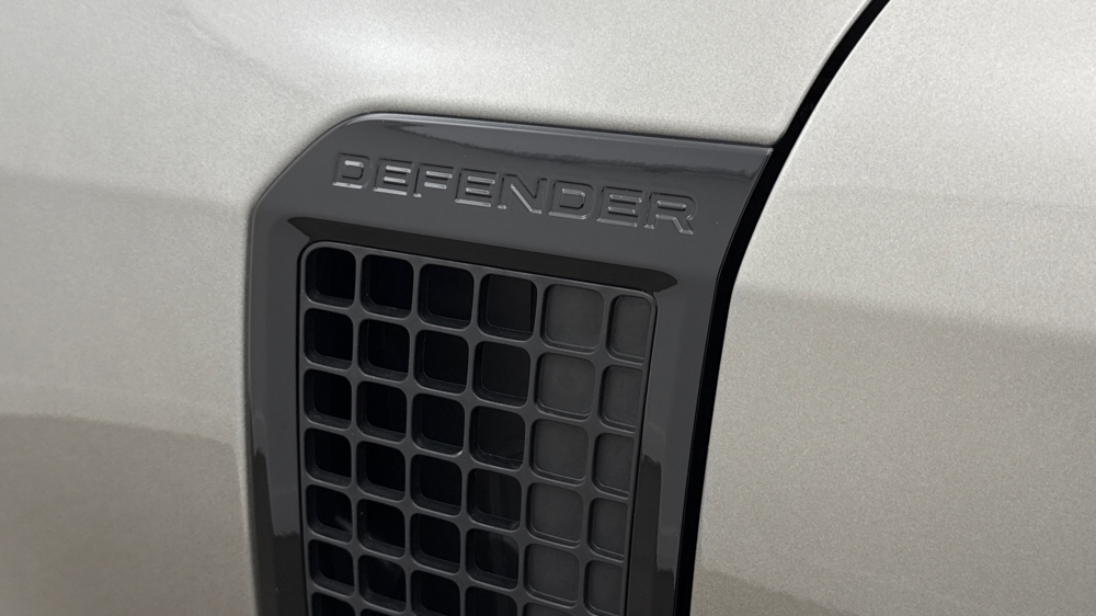LAND ROVER DEFENDER 110