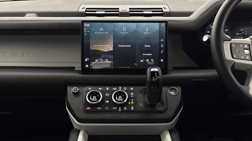 LAND ROVER DEFENDER 110