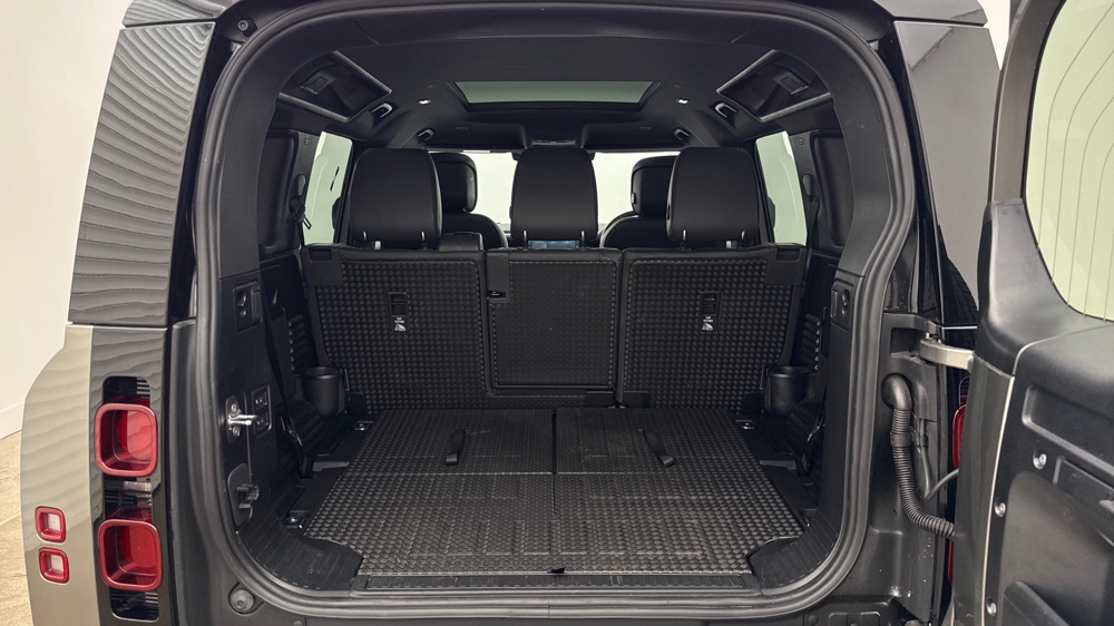 LAND ROVER DEFENDER 110