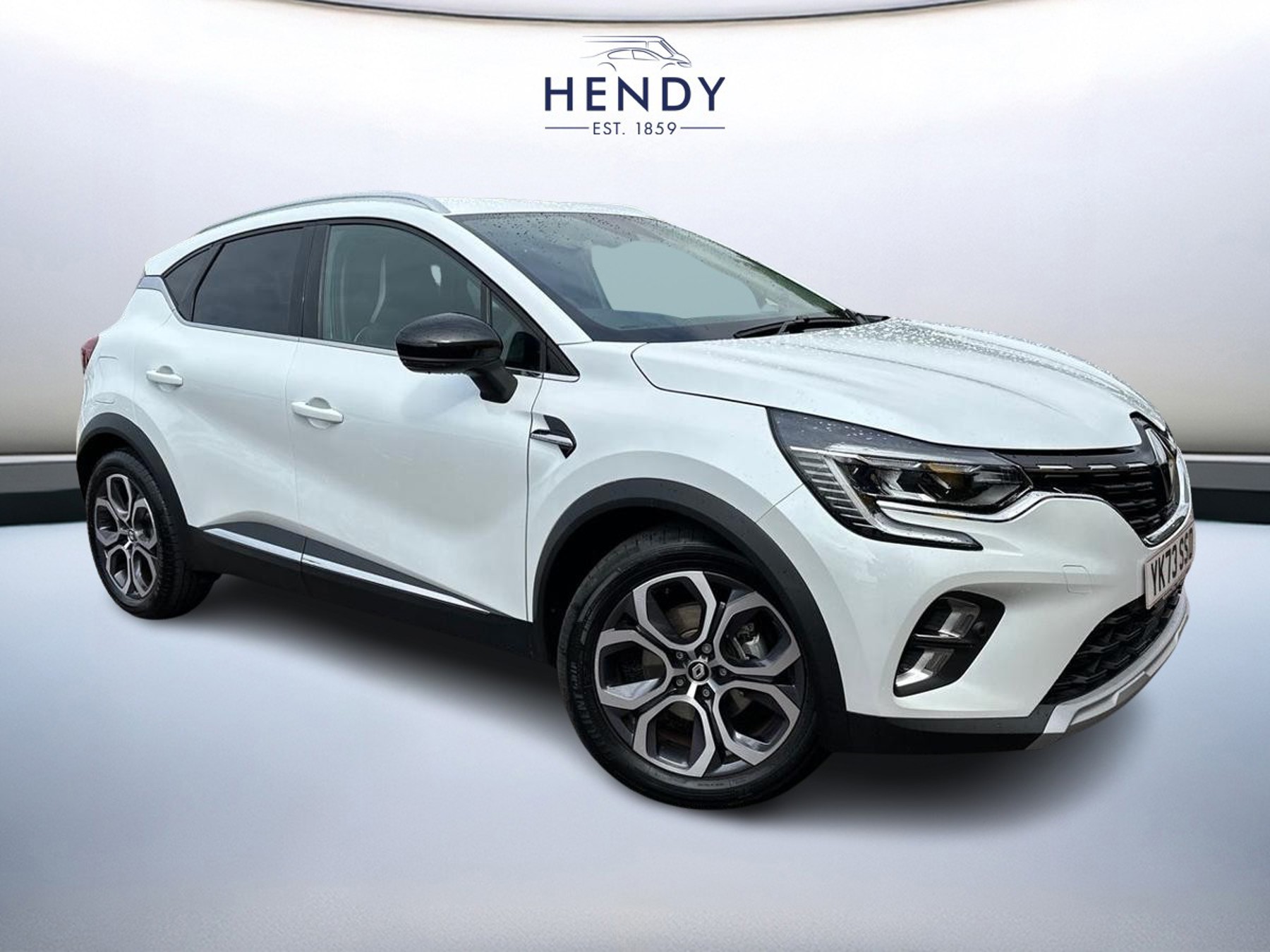 Renault Captur listing photo