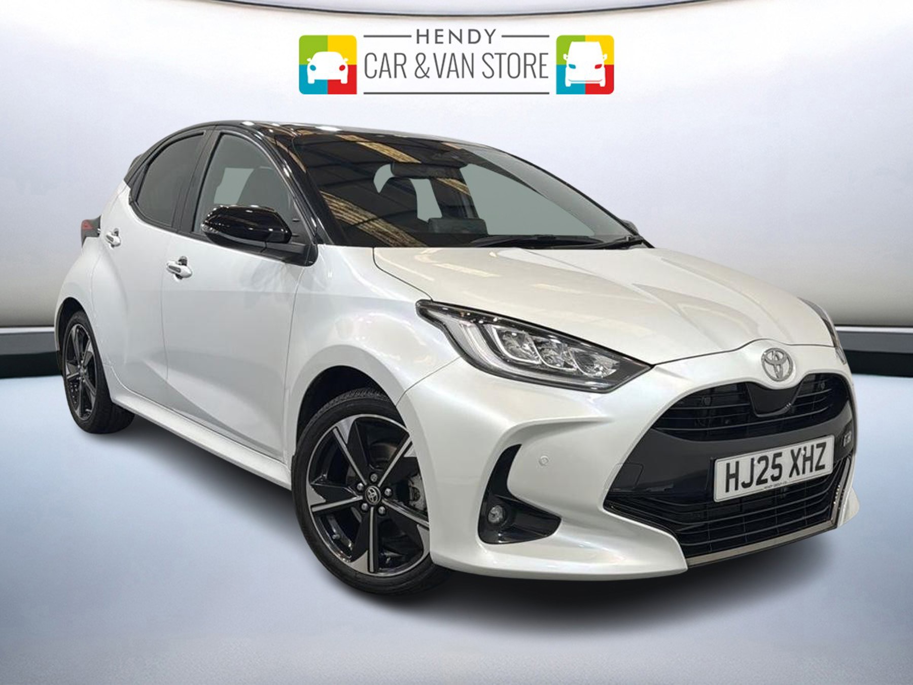 Toyota Yaris listing photo