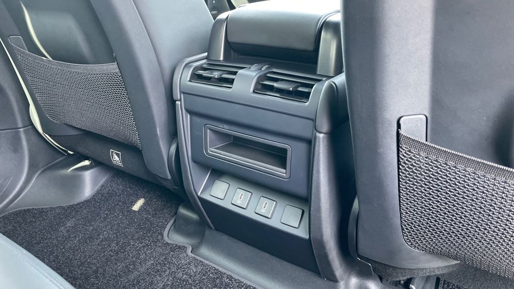 LAND ROVER DEFENDER