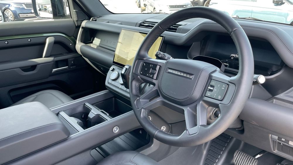 LAND ROVER DEFENDER
