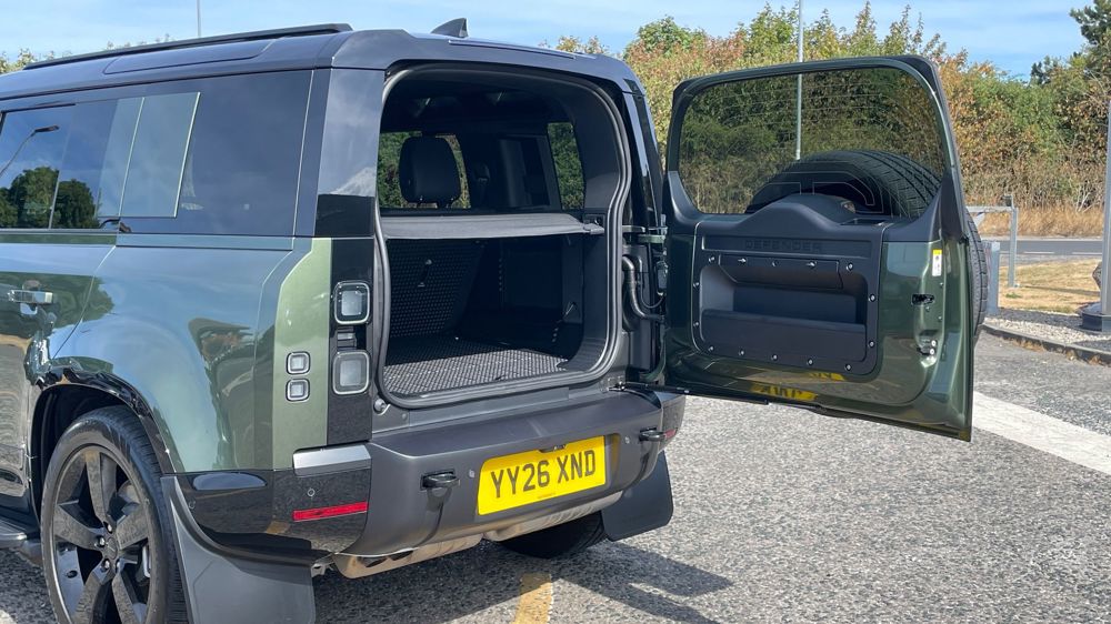 LAND ROVER DEFENDER